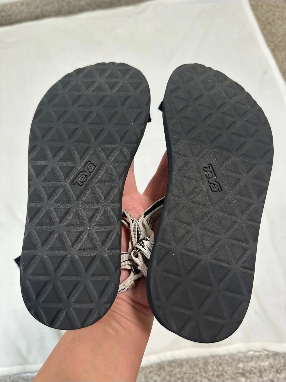 🚗 Teva Sandals